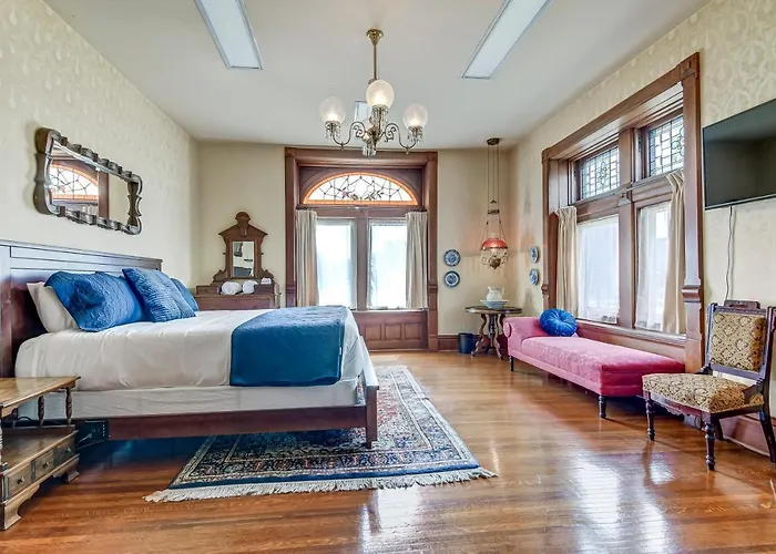 The Bressmer Apartment *