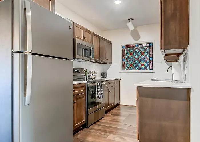 The Bressmer Apartment *