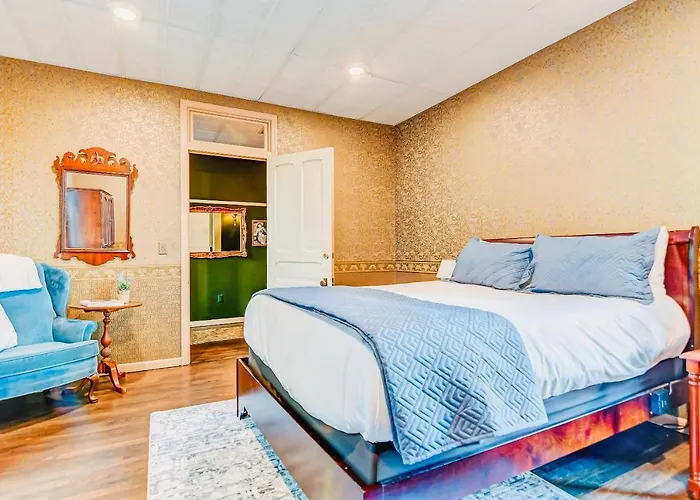 The Bressmer Apartment