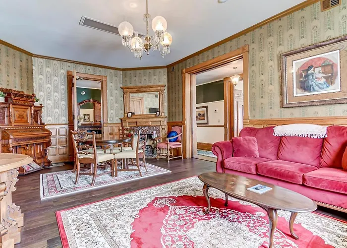 The Bressmer Apartment