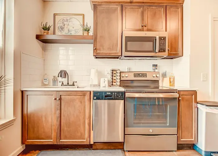The Bressmer Apartment *