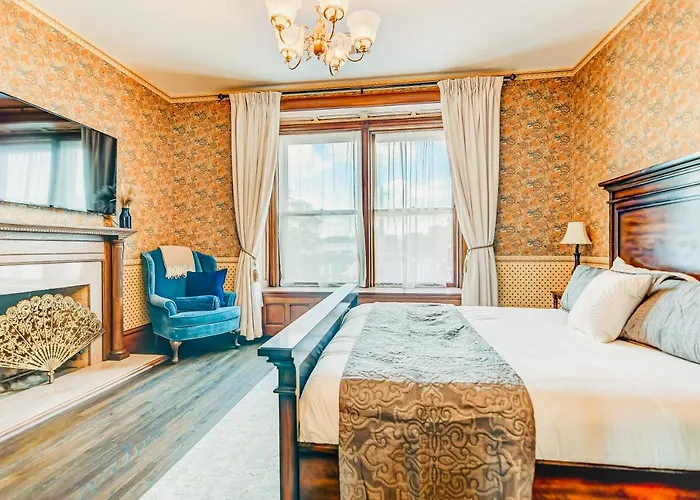 The Bressmer Apartment