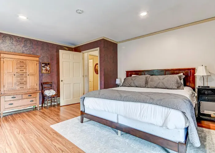 The Bressmer Apartment Springfield